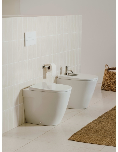 Inodoro compacto con sistema Rimless y Tapa y asiento con caída amortiguada 